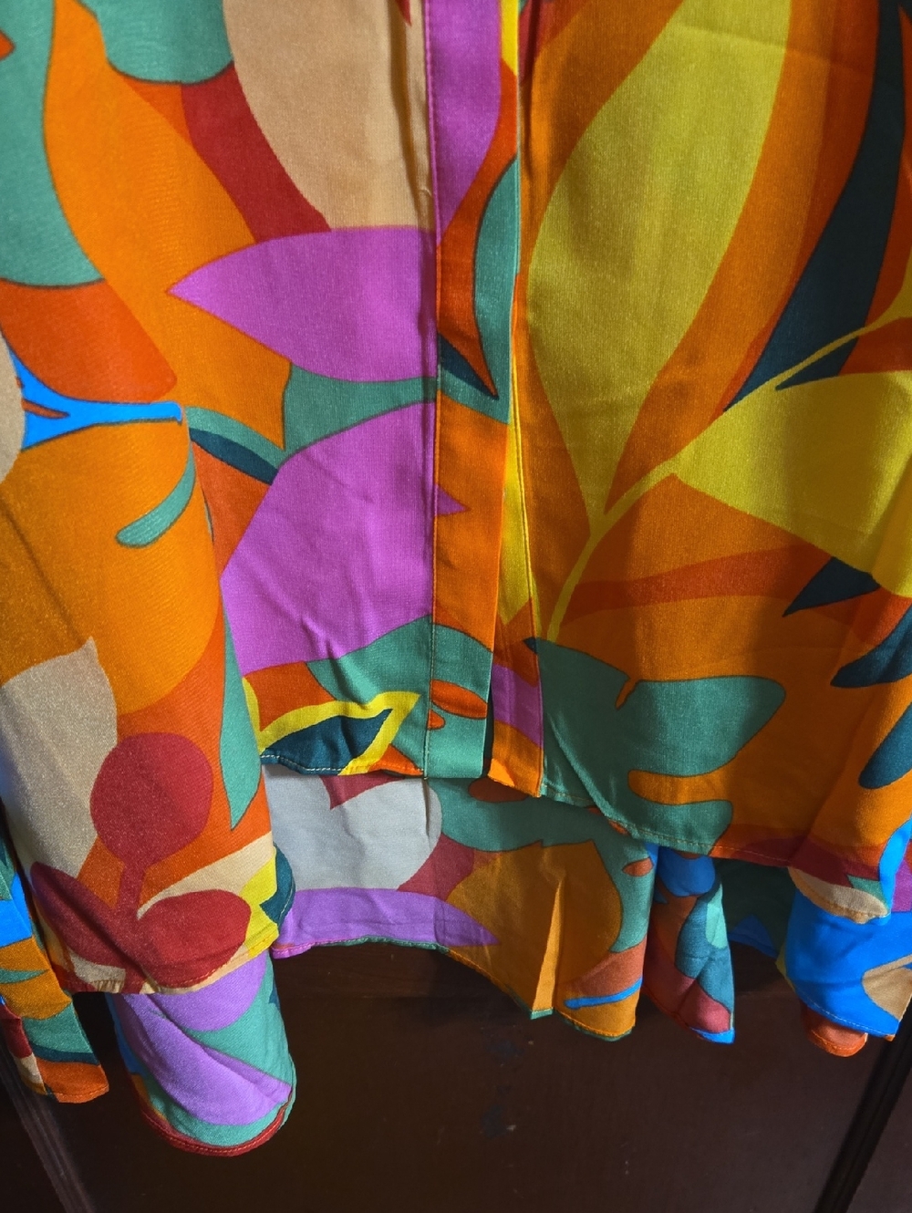 Vibrant Tropical Print Button-Up Tunic - Picture 9 of 9